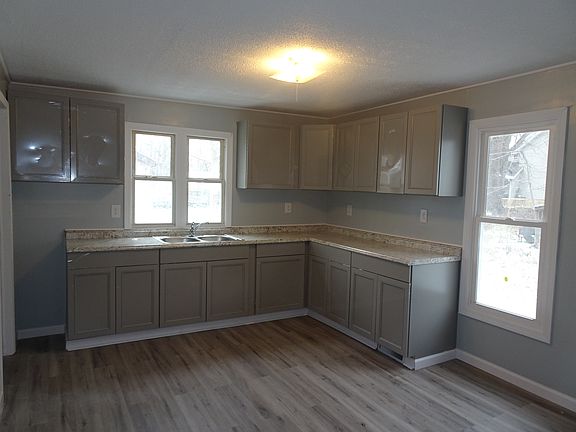 3rd image of 549 Ballentine Ave