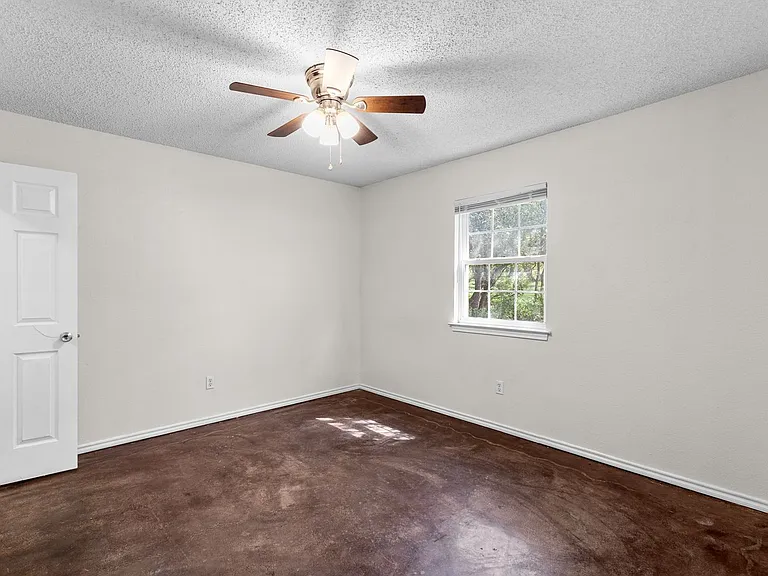 1629 Gordon St — Photo 24
