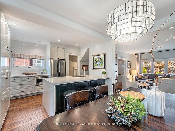 3rd image of 390 Kingswood Rd