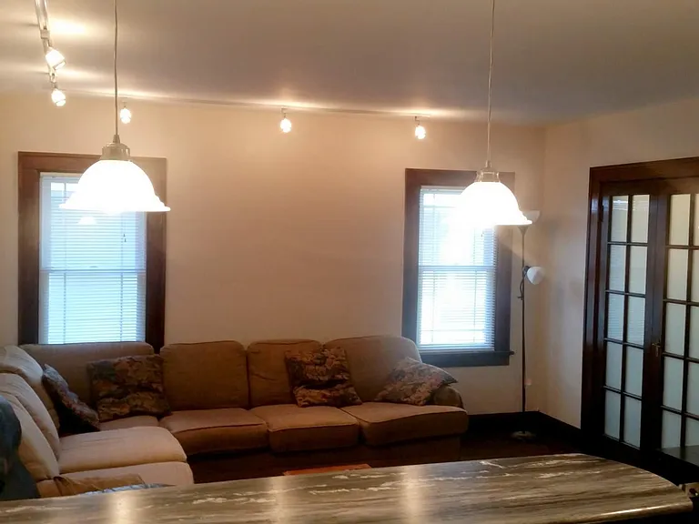 936 Drake St — Photo 11
