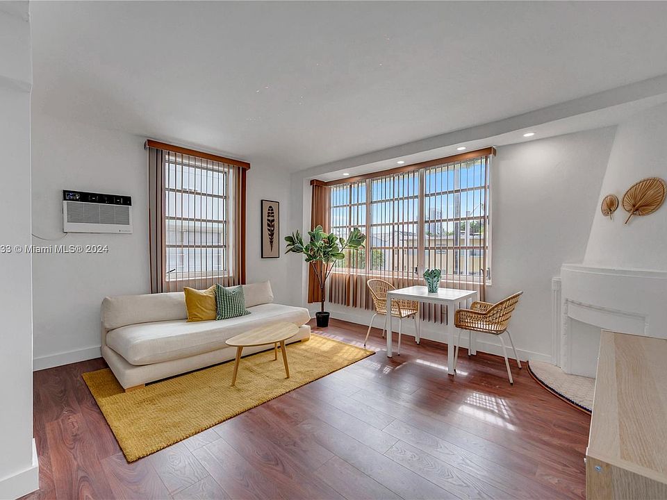 1st image of 1525 Meridian Ave APT 201
