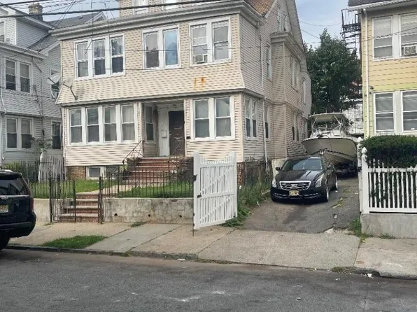 225 Renner Ave, Newark City, NJ 07112
