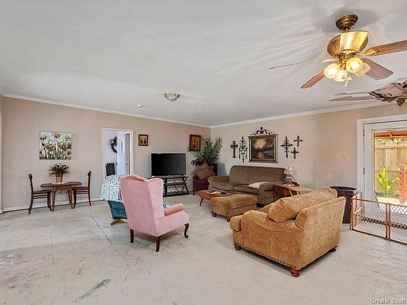 5th image of 709 W Lagrange St