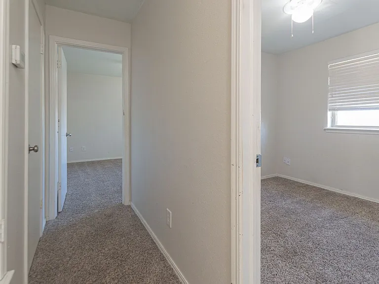 224 S Bouziden Dr — Photo 17