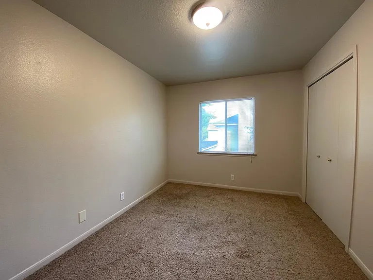 1129 Stephanie Lee Ln — Photo 10