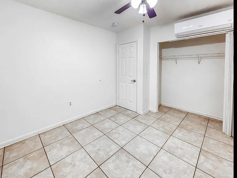 76 SW 8th Ave #MM — Photo 8