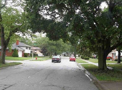 4th image of 727 E 168th Pl