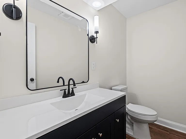 Fairfax Manor Townhomes — Photo 6