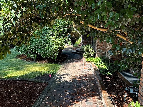 4th image of 470 E Lakeland Drive