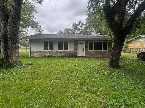2 E Adams Dr, Cahokia, IL 62206