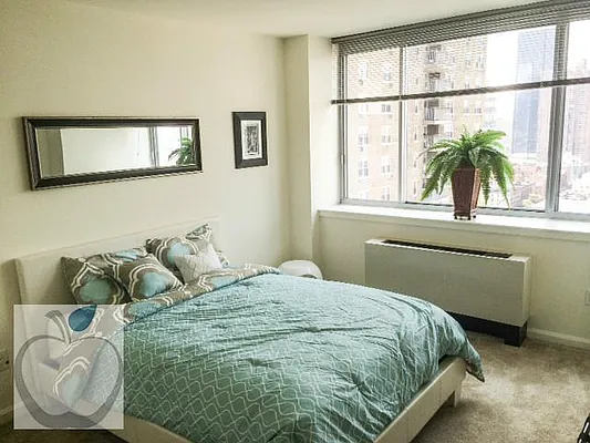 Rented by HOME RESIDENTIAL LLC | media 21