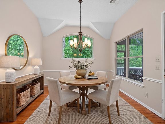 5th image of 58 Deerfern Pl