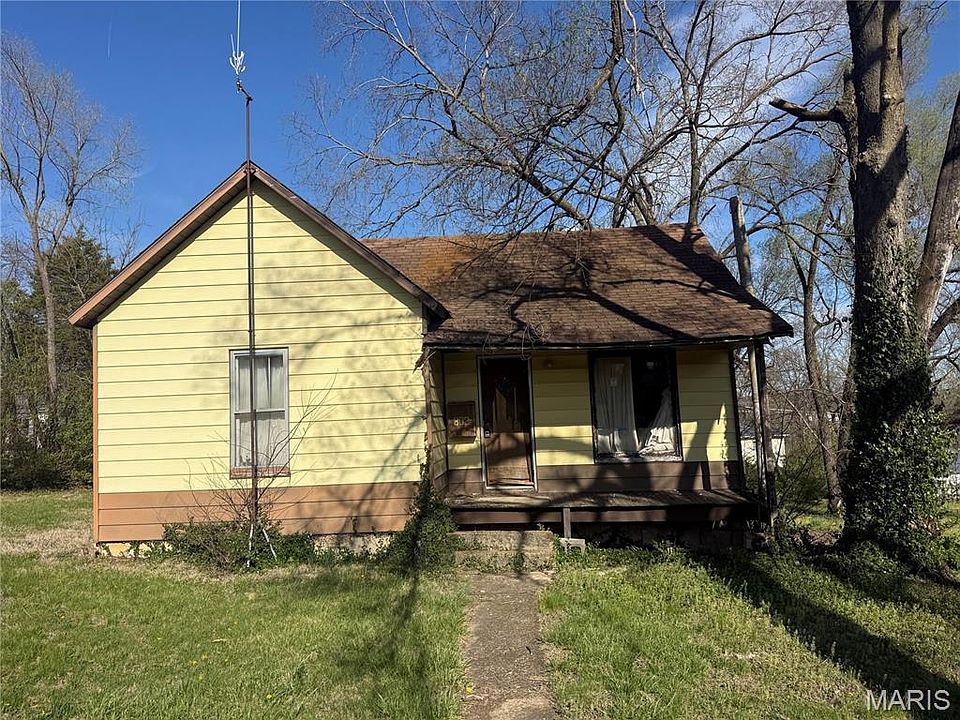 1st image of 802 Tyler St