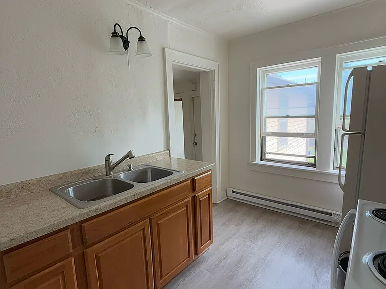 113 S 5th St #3 — Photo 1