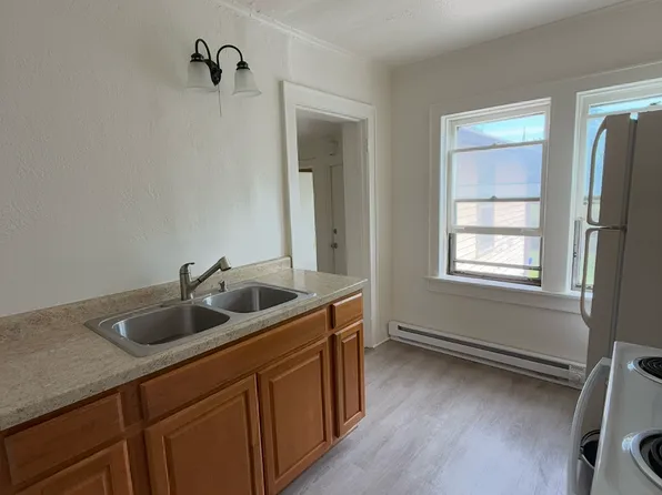 113 S 5th St #3, Delavan, WI 53115