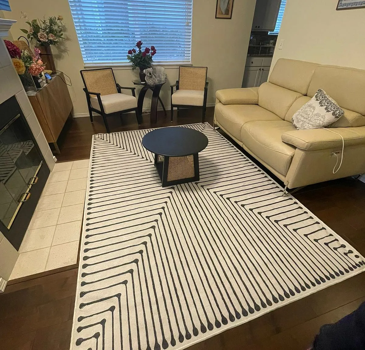 3 bed, 1110 sqft, $3,300 — Photo 3