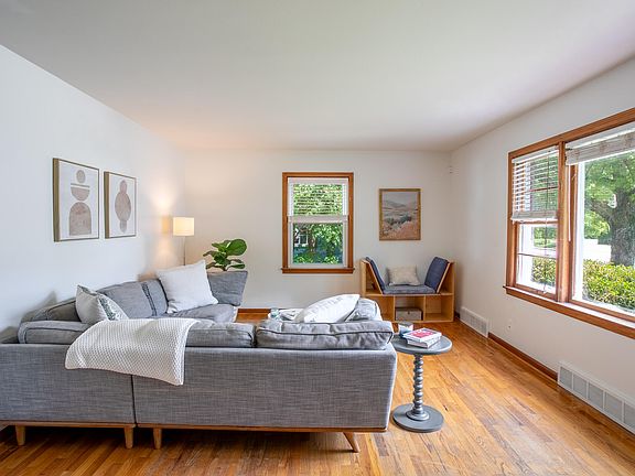 5th image of 519 Granada Ave