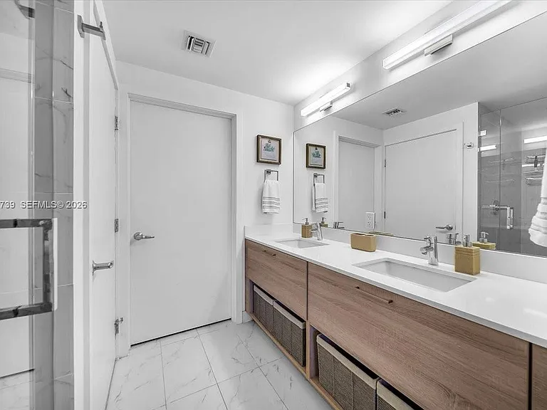 16385 Biscayne Blvd #1104 — Photo 13