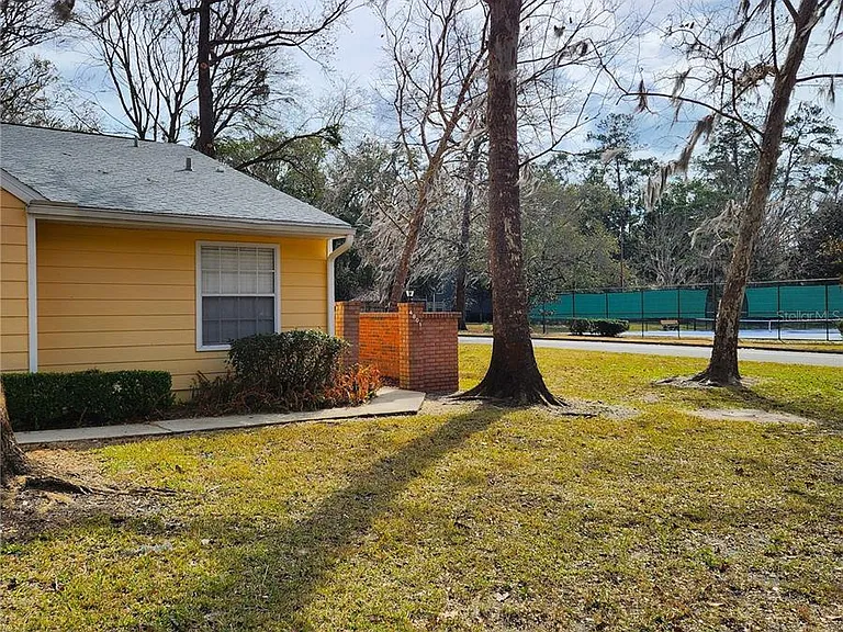 4801 NW 2nd Pl #K — Photo 2