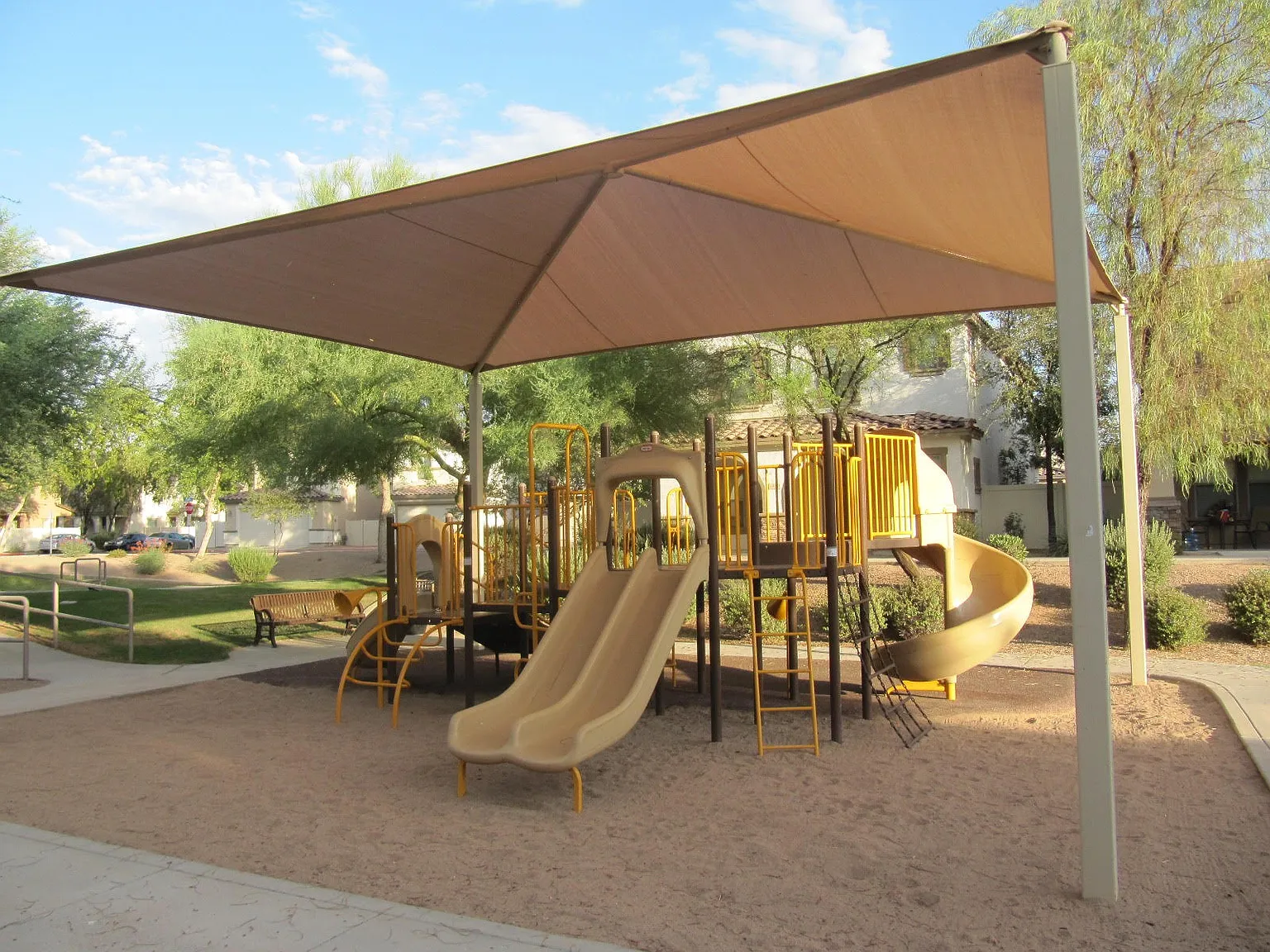 4 bed, 2038 sqft, $2,395 — Photo 4