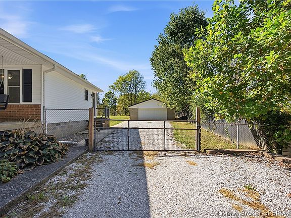 4th image of 6701 Neighbor Way NE