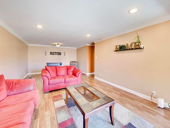 5th image of 502 W Huntington Commons Rd APT 340