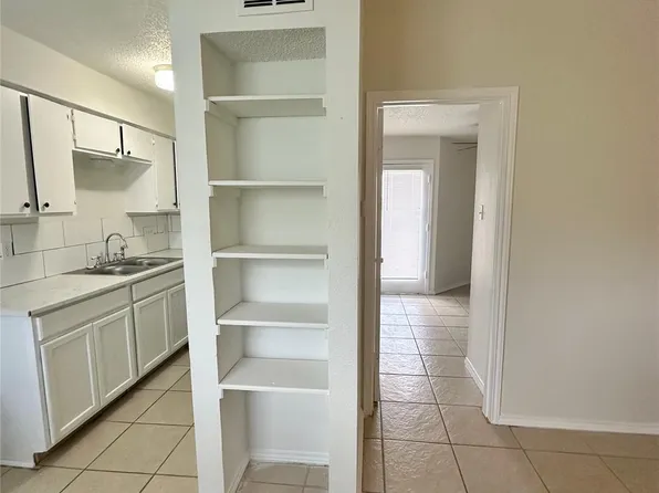 4322 Gillis St #205, Austin, TX 78745