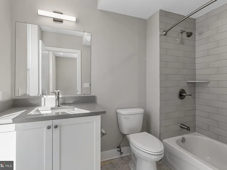 6712 Ridge Ave #204 — Photo 14