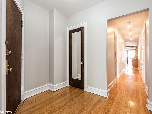 2nd image of 1132 W Columbia Ave #2E