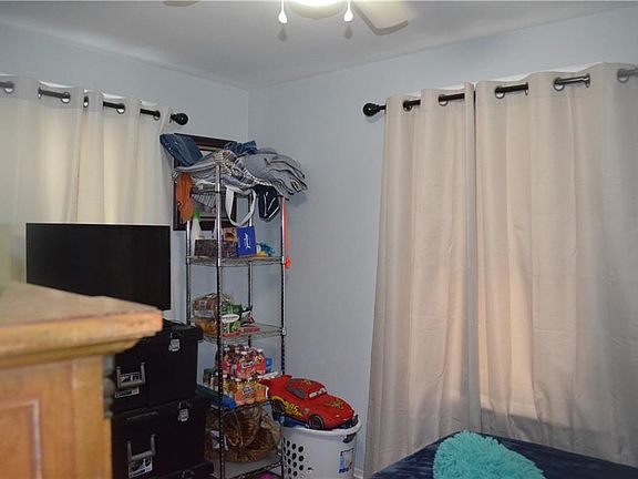 4th image of 1777 Plainfield Pike