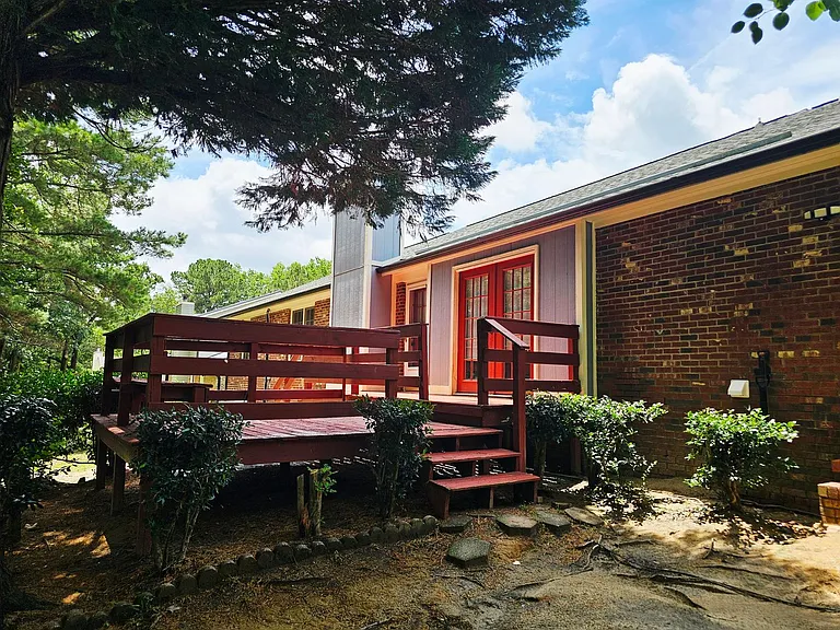 7490 Beverly Dr — Photo 23