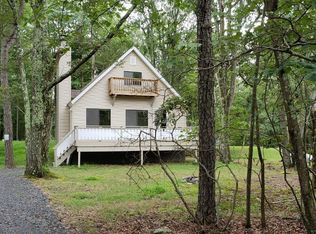 164 Spring Dr, Dingmans Ferry, PA 18328