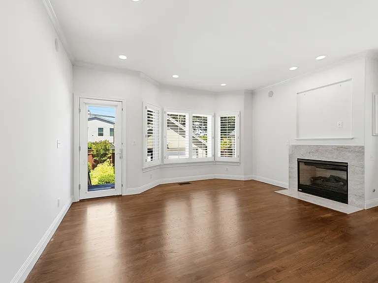 1506 Vancouver Ave — Photo 8