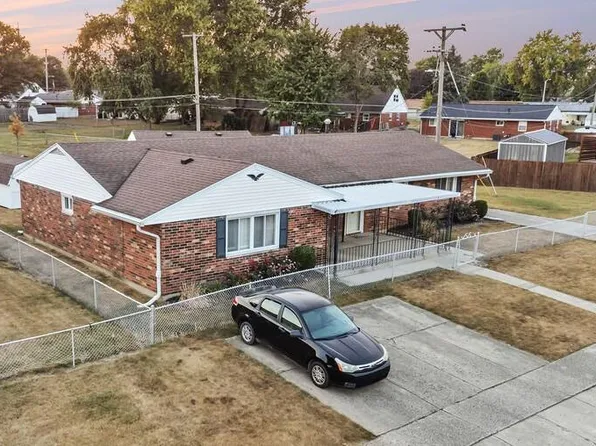 806 Candlewood Blvd, Piqua, OH 45356