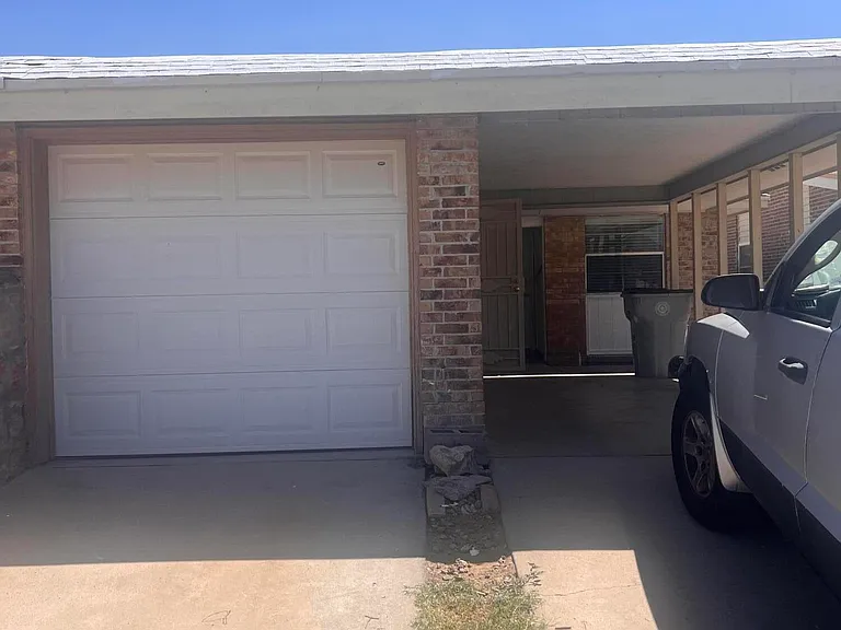 6057 Morning Glory Cir — Photo 1
