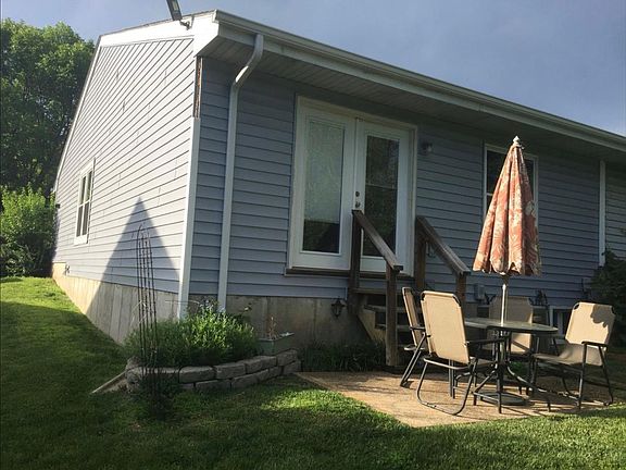3rd image of 144 Bracadale Ave