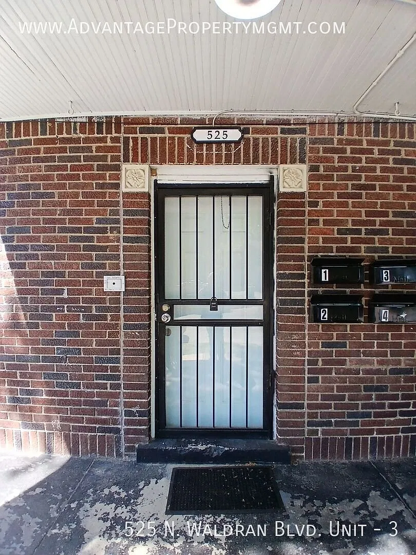 525 N Waldran Blvd — Photo 4