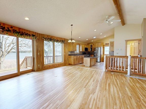 5th image of 21134 Fair Oaks Dr
