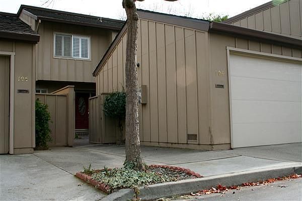 1st image of 104 Spruce Hill Ct
