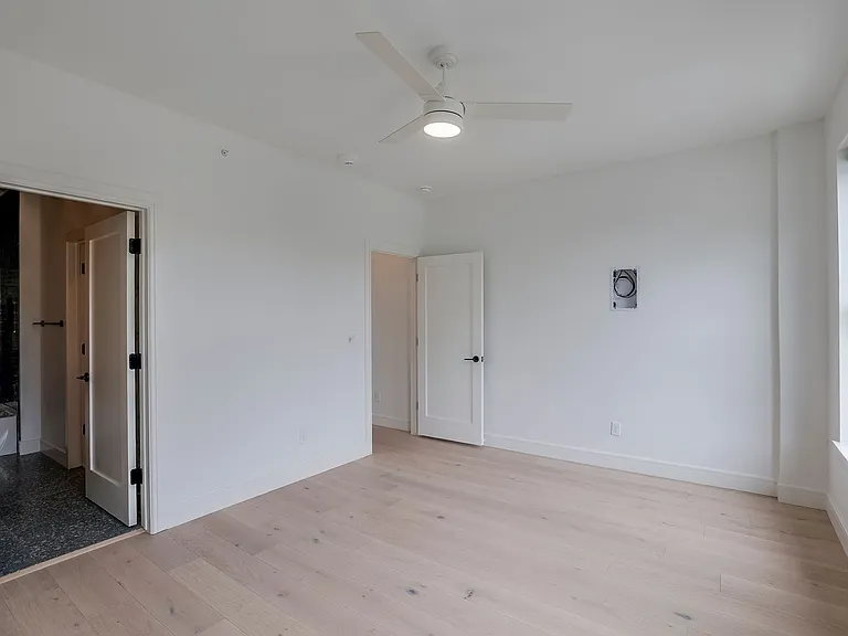 309 W Daggett Ave — Photo 28