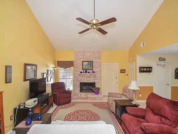 4th image of 18754 Clover Glen Ln