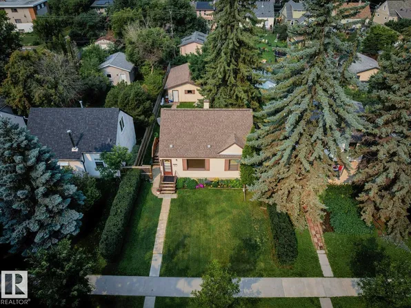 6810 110th St NW, Edmonton, AB T6H 3E7