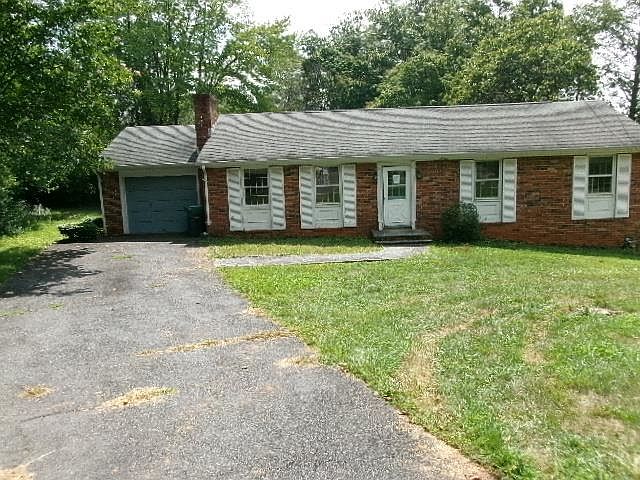 1st image of 110 Kerry Ln