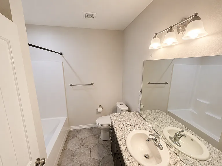 2190 S Farm Road 245 — Photo 10