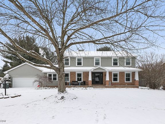 3rd image of 5411 Moss Wood Cir NE