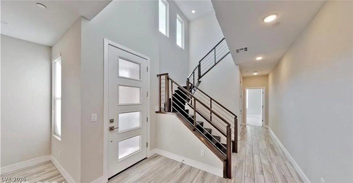 4 bed, 2428 sqft, $3,100 — Photo 4