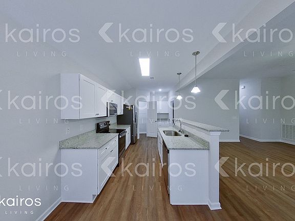 5th image of 822 Heather Dr