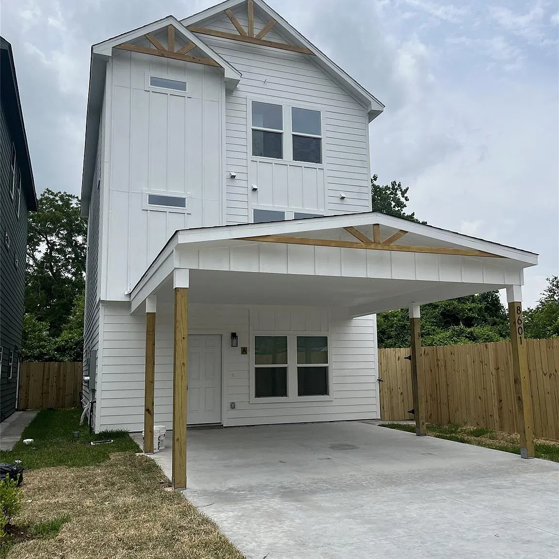3 bed, 2.5 bath, 1412 sqft, $1,640 — Photo 1