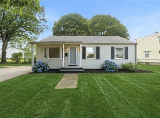 28 Plain St, Rumford, RI 02916