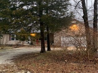 10327 Sandcut Rd, Catawissa, MO 63015